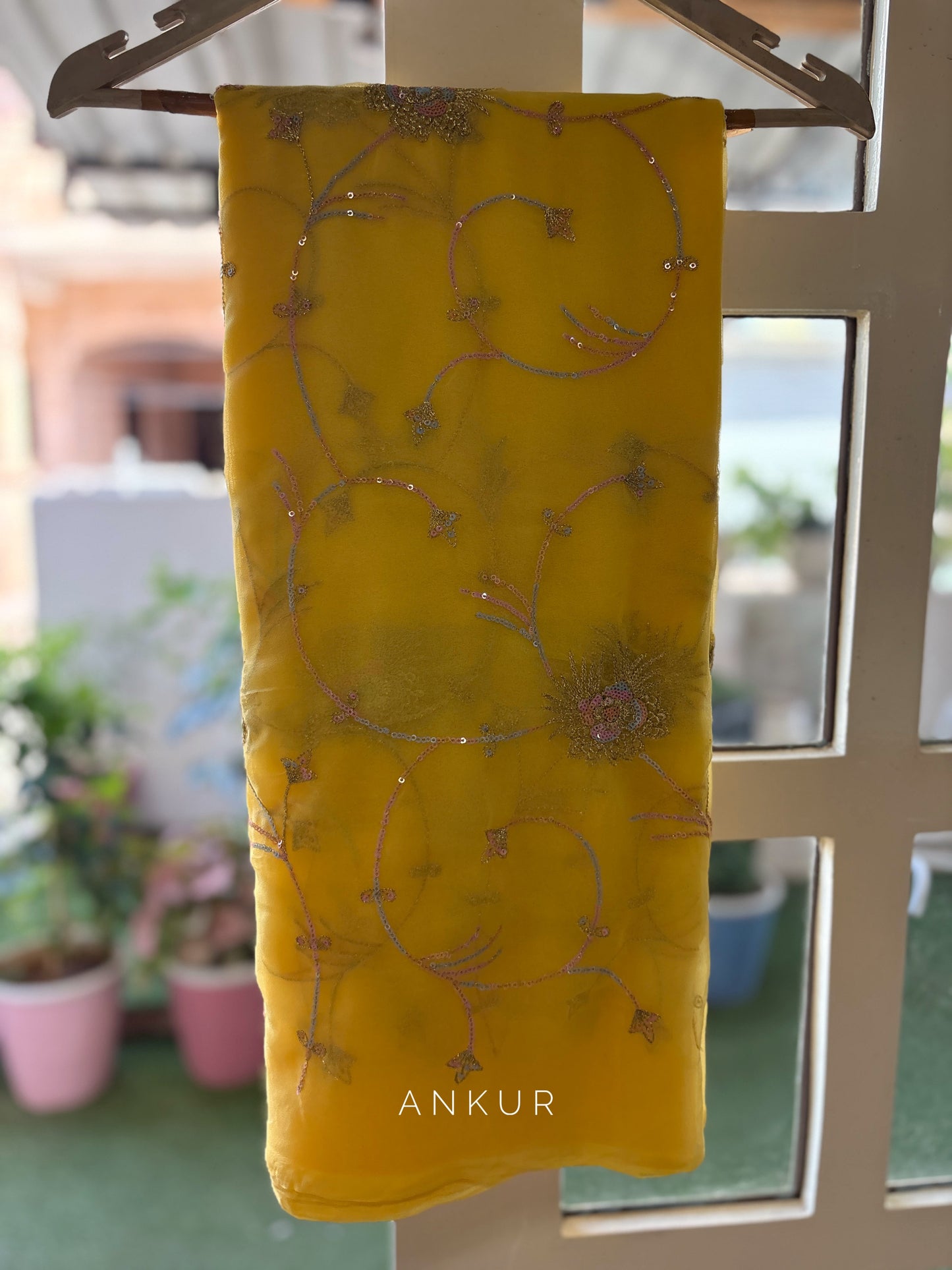 Boutonnière Sun Yellow Sequins Suhani